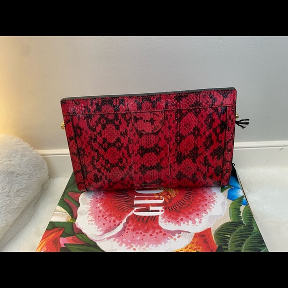 Gucci Red
watersnake ophidia chain
shoulder bag limited/ exclusive - Picture 3 of 4